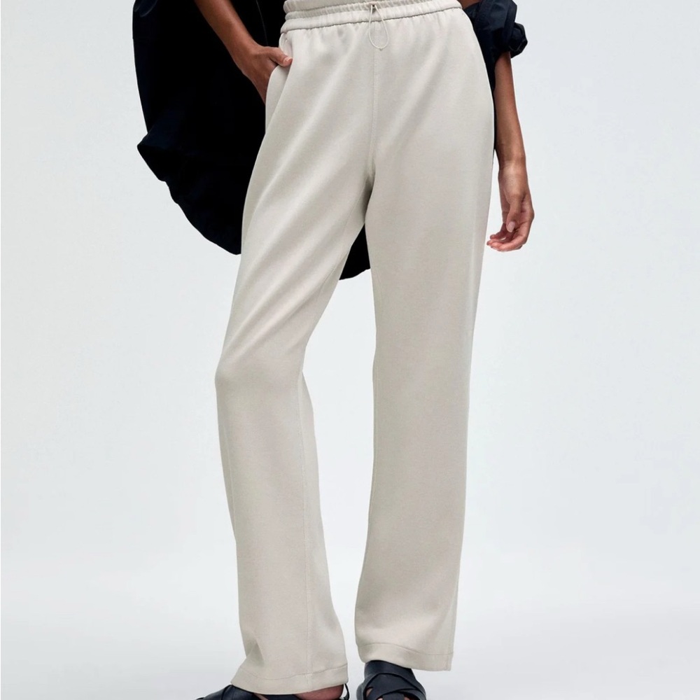 Lululemon softstream pants Bone